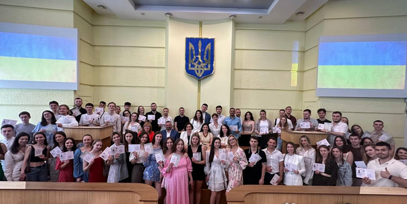 Перший крок у професію: відбувся випуск інтернів-стоматологів