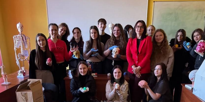 Майбутні фахівці з фізичної терапії знайомляться з НУОЗ України імені П.Л. Шупика 